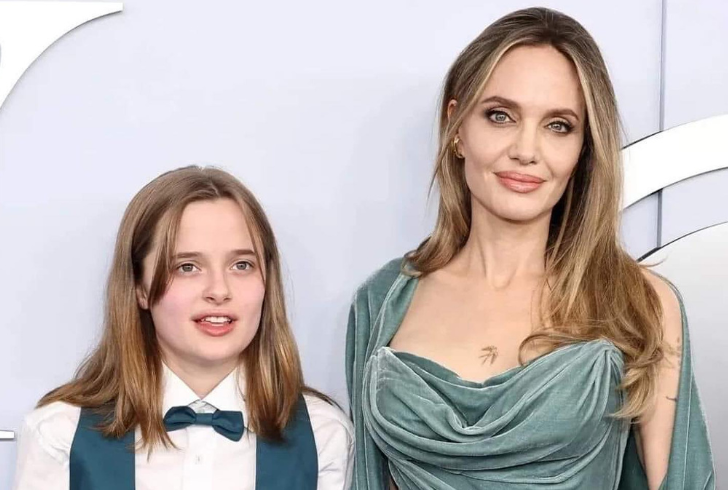  Angelina Jolie and daughter Vivienne 